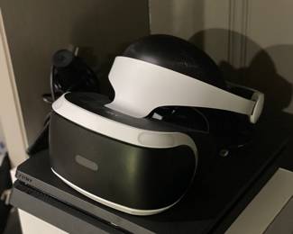 Sony VR headset & PS4