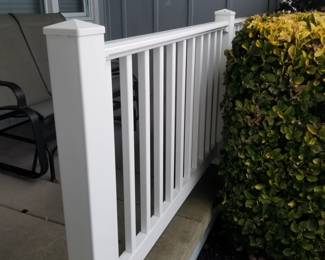 Vinyl railing detail