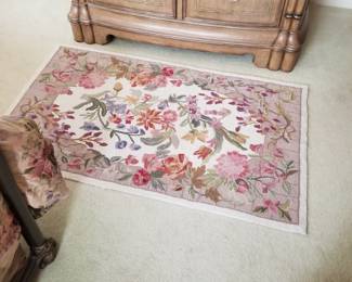 Pretty area rug