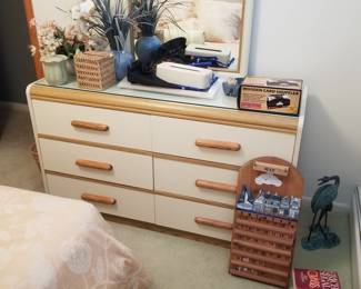 Books, decorative items and more