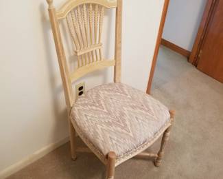 Century dining room set includes 4 side chairs