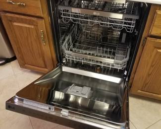 LG dishwasher with stainless steel interior - used 3 times!