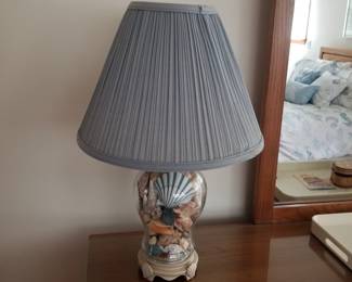 Shell table lamp