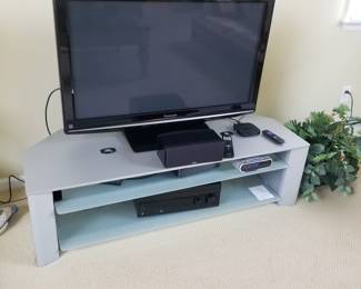 TV & entertainment center