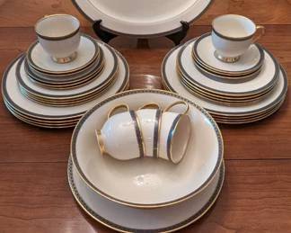 33-piece set of Lenox "Patriot" china, 1984-1993.