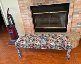 bench, vacuum cleaner