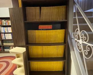 Large collection of National Geographic magazines ranging from 1920s-2000, including slipcases from 1970s-2000.