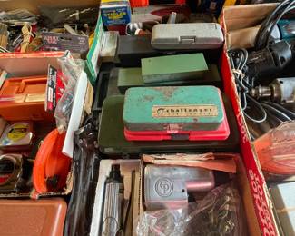 Mixed lot of power and hand tools, and hardware.