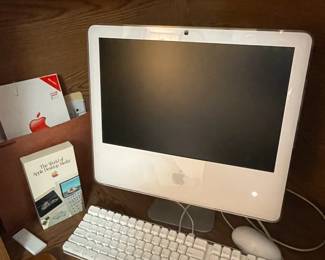 iMac G5 desktop computer, keyboard & mouse.