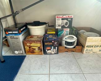 There's a vintage Dixie Belle hand-crank ice cream maker in there!