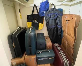 Vintage Sampsonite hardside luggage with original boxes.