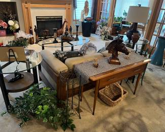 African decor living room