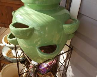 green hen n chicken pot