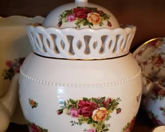 Royal Albert canister