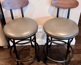 2 Swivel Barstools