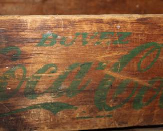 "Drink" on one side, "Buvez" on the other