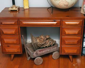 Franklin Shockey Desk, uncommon