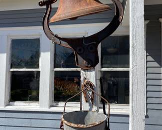 Cast-iron dinner, bell