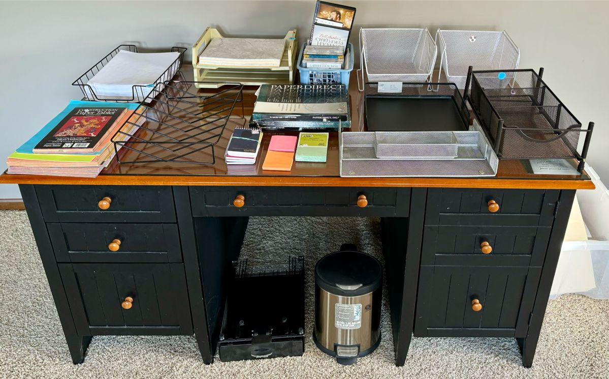 Very nice modern desk w/ office supplies