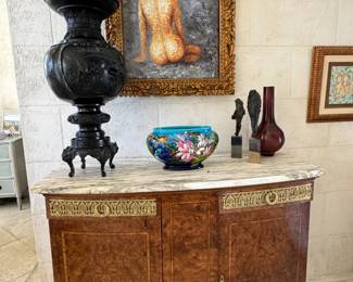 BLACK VASE, BLUE VASE& 2 BRASS STATUES SOLD