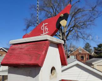 Cardinal birdhouse