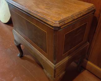 Queen Anne cabinet/end table