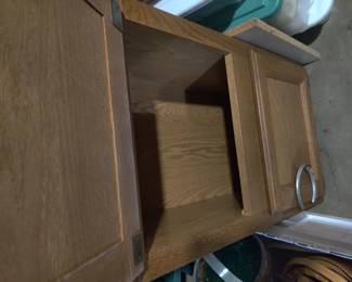 Upper kitchen cabinet