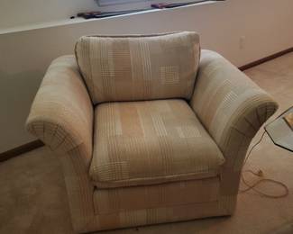 (2) of (2) 80s chair