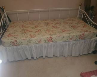 Day bed with trundle (2) mattresses