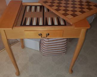 Queen Anne game table with (2) drawers on either side