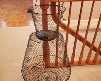 Large collapsible mesh fish basket