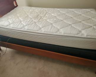 (1) of (2) Tempurpedic twin mattress's 