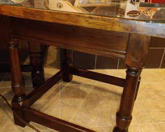 (1) of (2) end tables