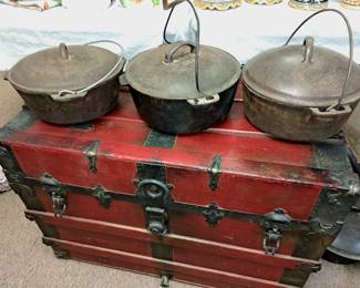 Cast iron dutrch ovens