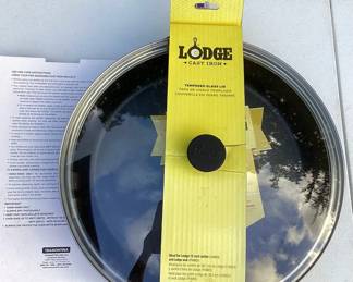 MSS177 Lodge 15"Cast Iron Skillet & Glass Lid