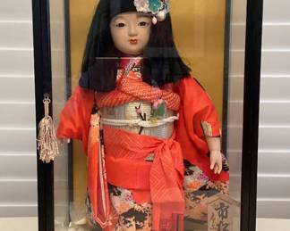 MSS011 Japanese Doll In Glass Case