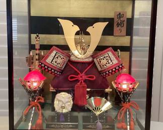 MSS010 Decorative Japanese Samurai Helmet Display In Musical Glass Case