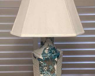 MSS046 Japanese Porcelain Kutani Table Lamp