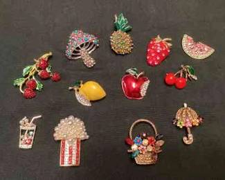 MSS037 Twelve Food Themed Brooches & More!