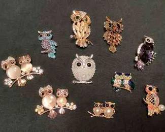 MSS033 Ten Owl Brooches