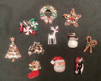 MSS032 Eleven Christmas Themed Brooches