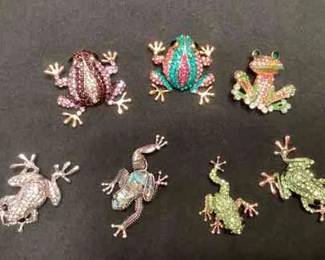 MSS039 Seven Adorable Frog Brooches