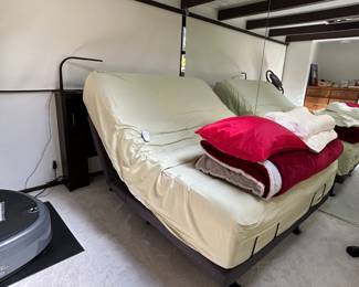 Adjustable Queen Bed with remote