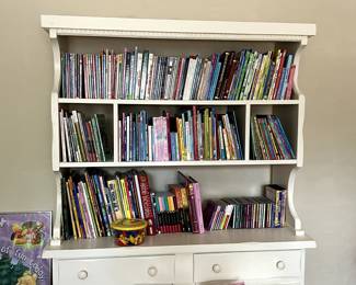 kids books & hutch