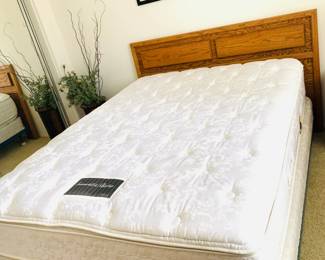 Queen Mattress Set w/frame- Queen Oak Headboard