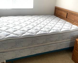 Queen Mattress Set w/frame- Queen Oak Headboard