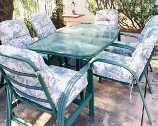 Patio Table w/6 Chairs