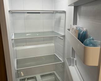 Insignia 21 cu ft Upright Freezer