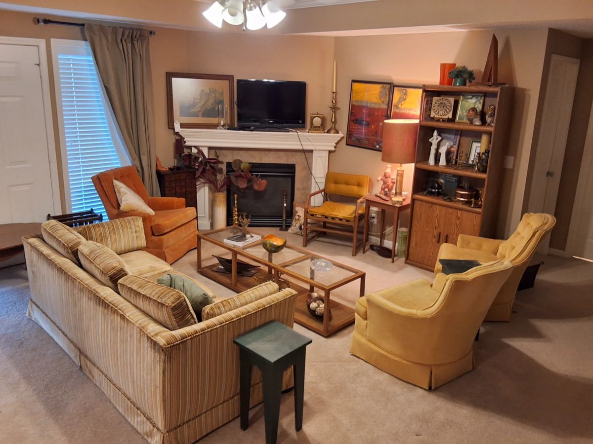 Beautiful Benson Place KC Northland Estate... starts on 2/29/2024