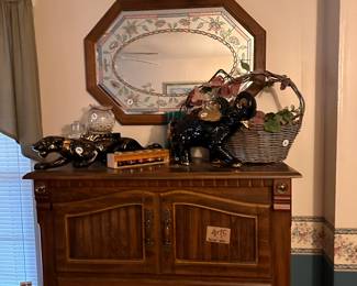 panther tv lamp, elephants, bedroom furniture